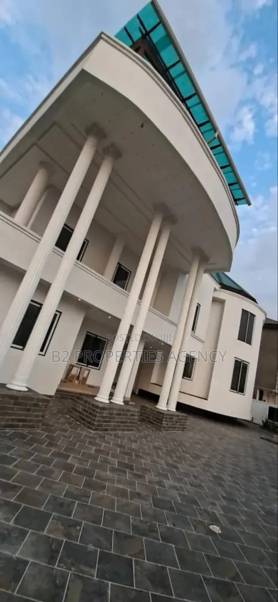 Furnished 5bdrm Mansion in B2 Properties Agency, Kumasi Metropolitan · Photo 1