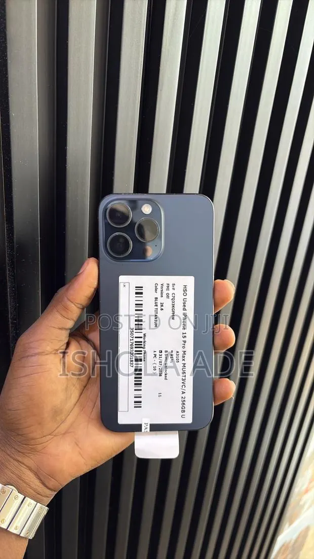 Apple iPhone 15 Pro Max 256 GB Black · Photo 1