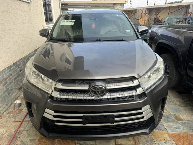 Toyota Highlander LE 4x2 (2.7L 4cyl 6A) 2018 Gray