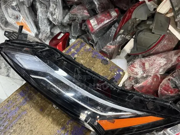 Nissan Roque 2022 Top Headlight · Photo 1