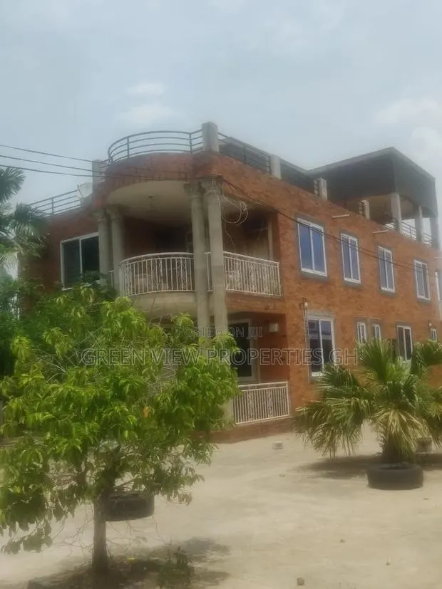 6bdrm House in Weija for sale · Photo 1