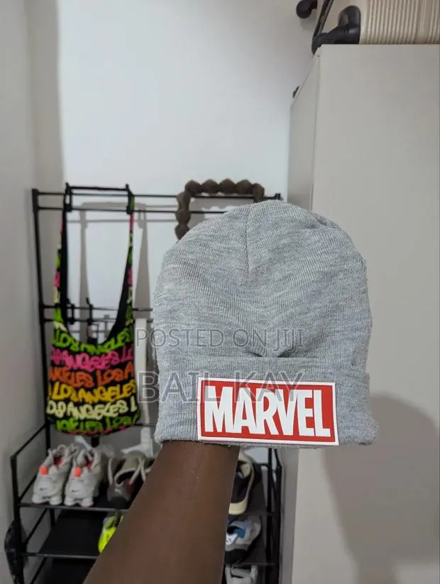 Marvel Logo Beanie · Photo 1
