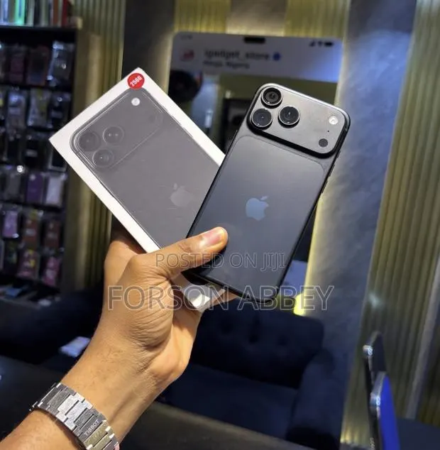 Apple iPhone 18 Pro Max 256 GB Black · Photo 1