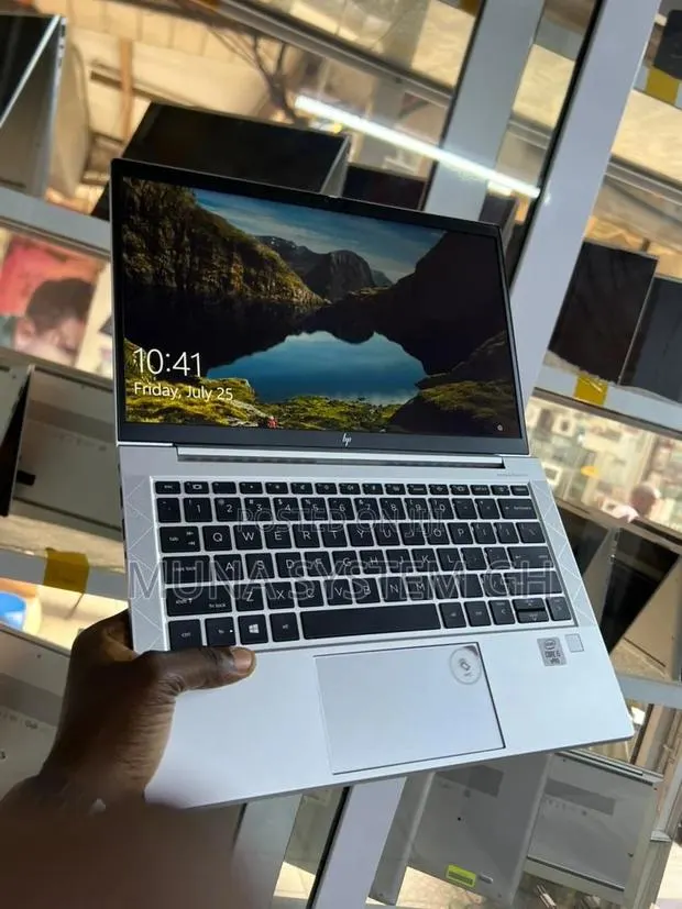 Laptop HP EliteBook 830 G7 8GB Intel Core I5 SSD 256GB · Photo 1