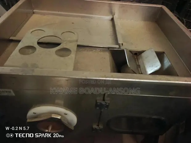Commercial Meat Mincing Machine · Photo 1