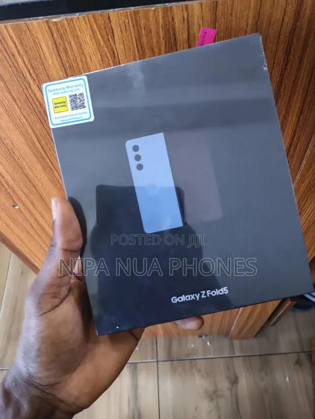 New Samsung Galaxy Z Fold6 256 GB Blue · Photo 1
