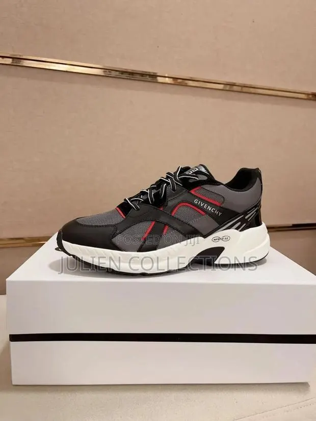 Givenchy Sneaker · Photo 1