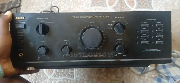 Akai Amplifier · Photo 1