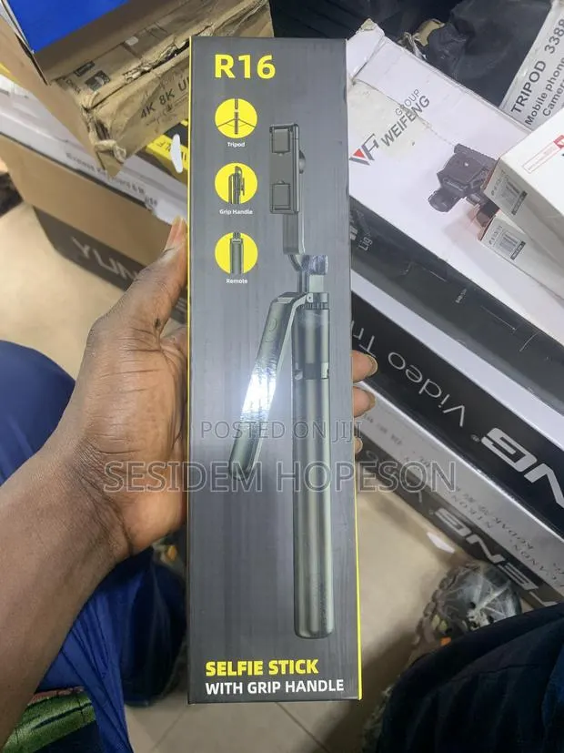 R16 Selfie Stick. · Photo 1
