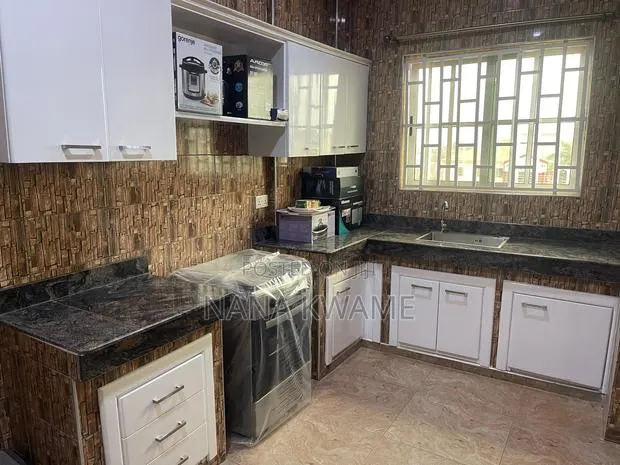 Furnished 3bdrm Apartment in Richmoni Estate, Kumasi Metropolitan · Photo 1