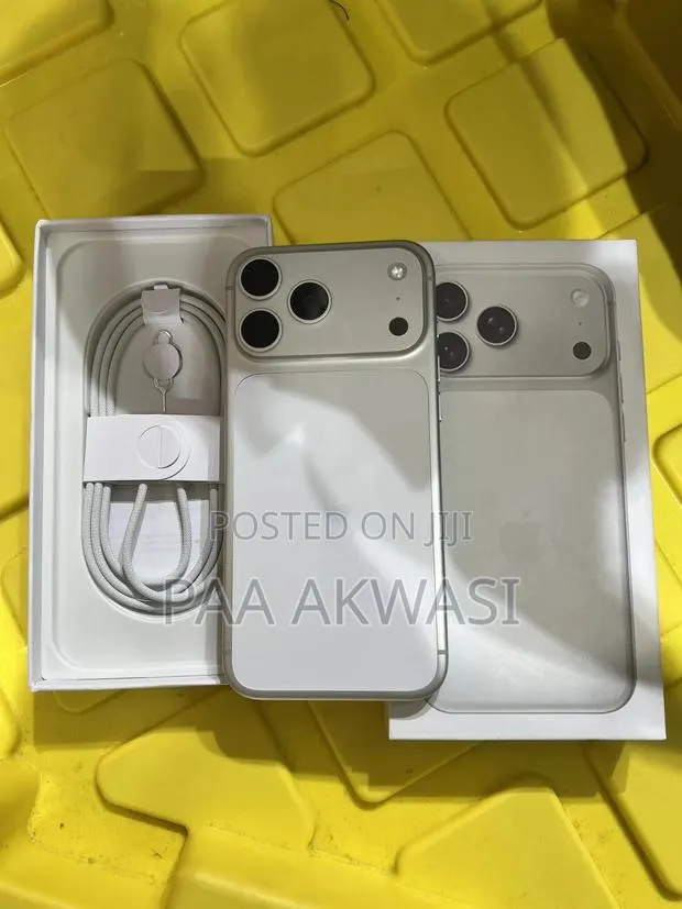 Apple iPhone 17 Pro Max 512 GB Silver · Photo 1