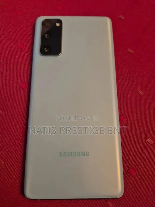 Samsung Galaxy S20 FE 128 GB White · Photo 1
