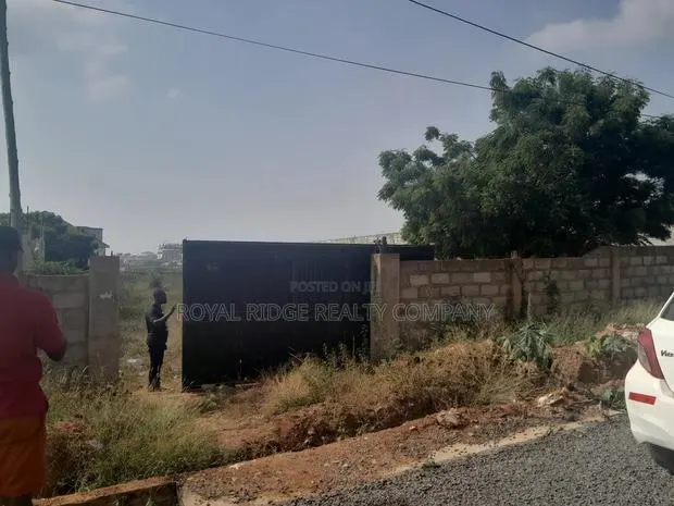 An Arce of Land for Sale at Tseaddo Roundabout · Photo 1