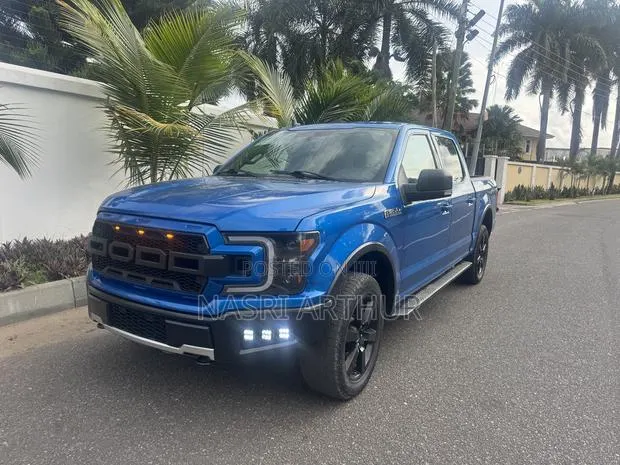 Ford F-150 XLT 4x2 Regular Cab Styleside 8 ft. box 141 in. WB 2020 Blue · Photo 1