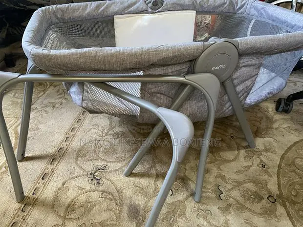 Baby’S Cot · Photo 1