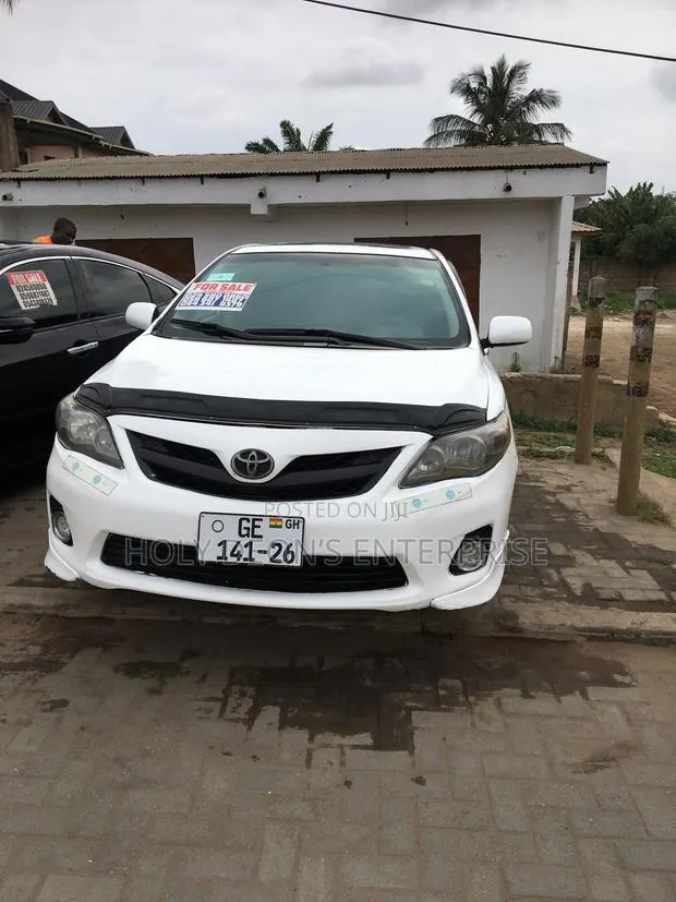 Toyota Corolla S 4dr Sedan (1.8L 4cyl 4A) 2013 White · Photo 1