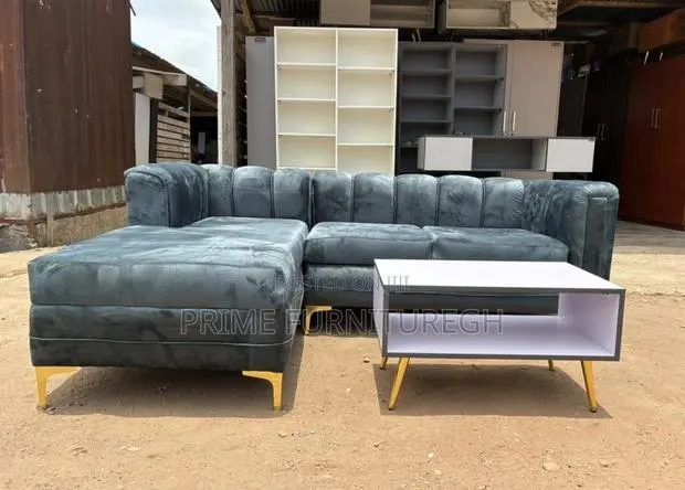 Prime L Shape With Center Table · Photo 1