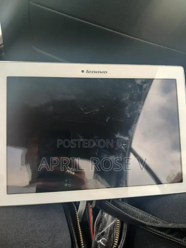 Lenovo Tab 16 GB White · Photo 1