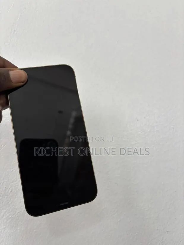 Apple iPhone 12 Pro 128 GB Gold · Photo 1