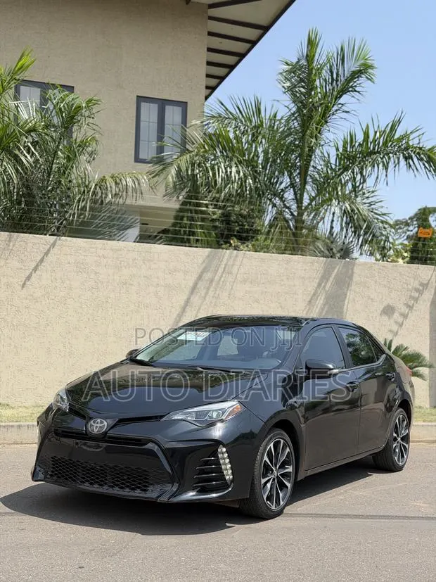 Toyota Corolla SE 4dr Sedan (1.8L 4cyl CVT) 2017 Black · Photo 1