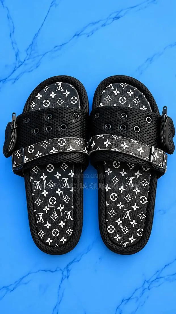 Unisex Footwear · Photo 1