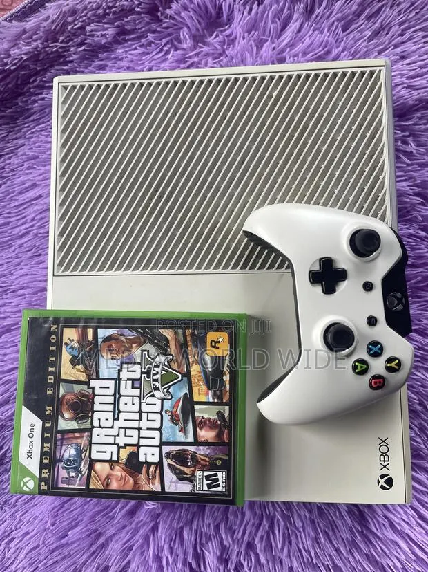Xbox One, White · Photo 1