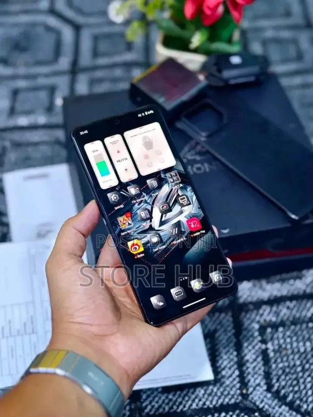 New Asus ROG Phone 9 Pro 1 TB Black · Photo 1
