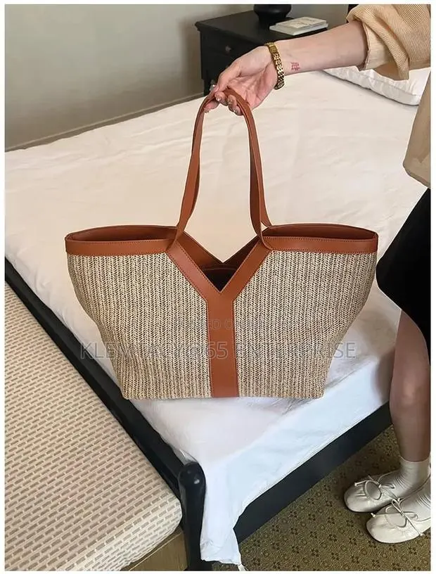 New Raffia Y-Shaped Large Capacity Tote Bag · Photo 1