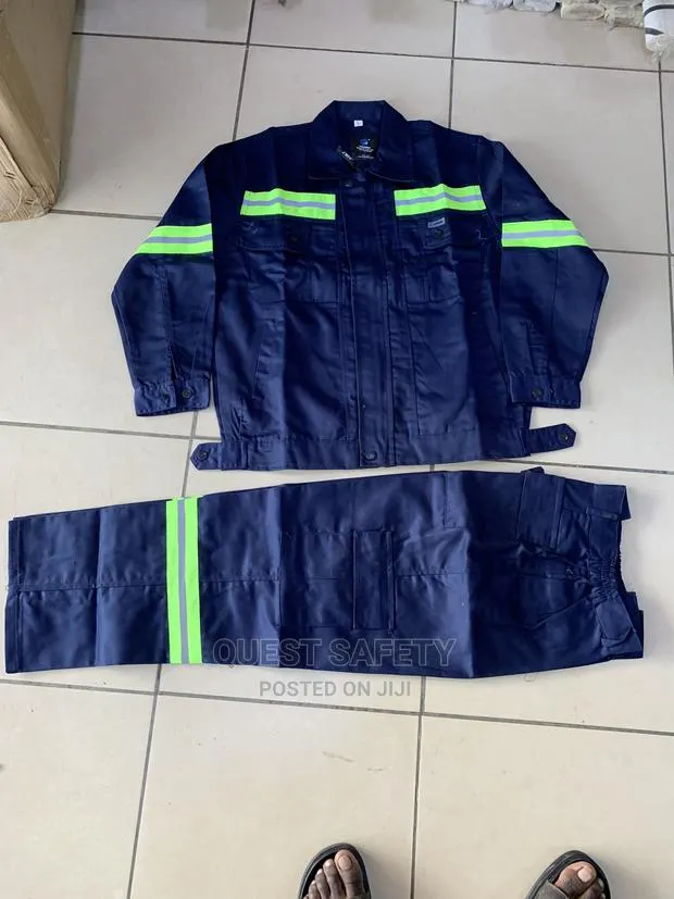 Reflective Workwear (Top And Down) · Photo 1