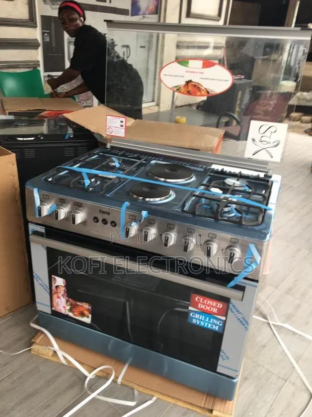 Ferre 4 Gas + 2 Electric Standing Cooker Built for Family Cooking · Photo 1