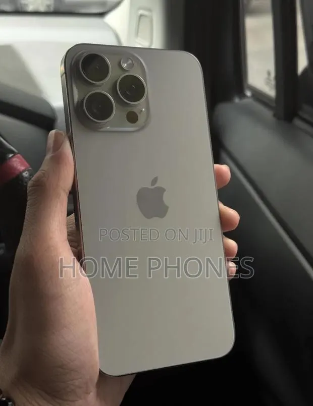 Apple iPhone 15 Pro Max 256 GB Silver · Photo 1