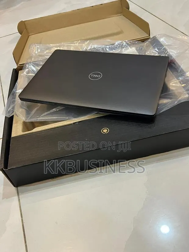 New Laptop Dell Latitude 5300 8GB Intel Core i5 SSD 256GB · Photo 1