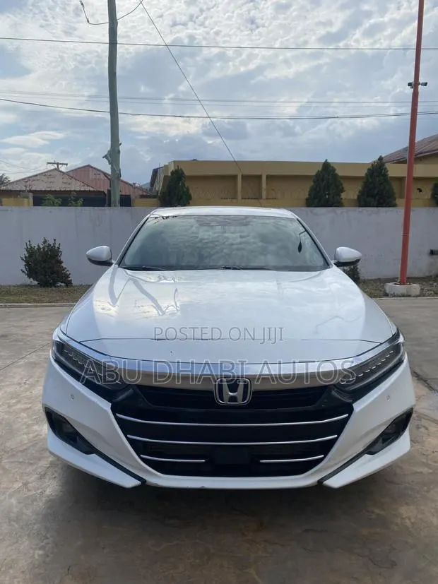 Honda Accord Touring 2.0T 2021 White · Photo 1