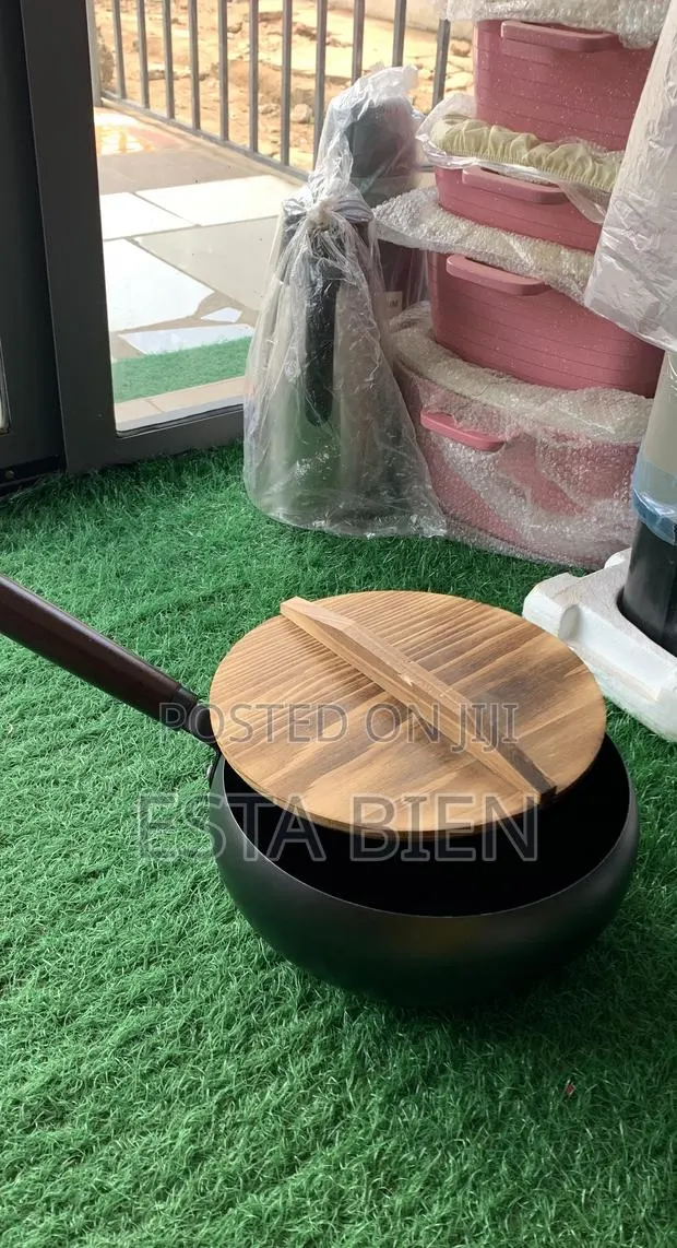 Japanese Traditional Pot With Wooden Cover · Photo 1
