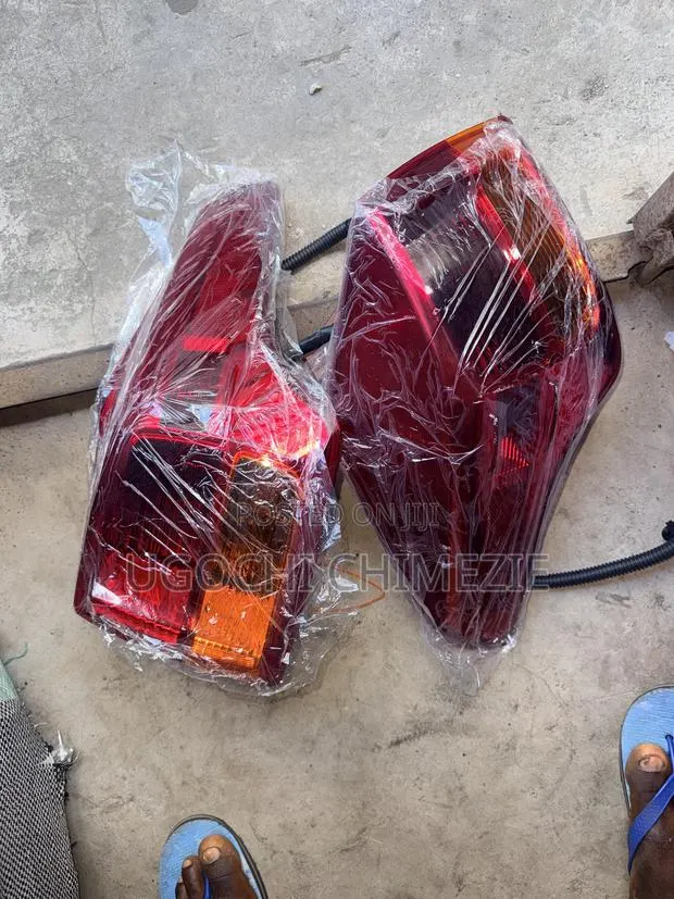Toyota Rav4 2013/2014/2015/2016 Tail Light · Photo 1