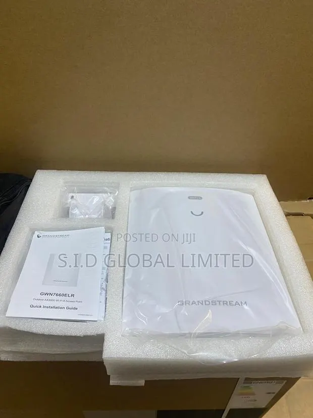 Grandstream GWN7660LR Outdoor Ax3000 WiFi 6 Access Point · Photo 1