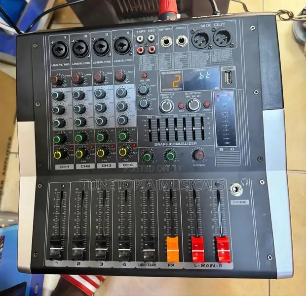 Yamaha Kv40 4channel Professional Mixer · Photo 1