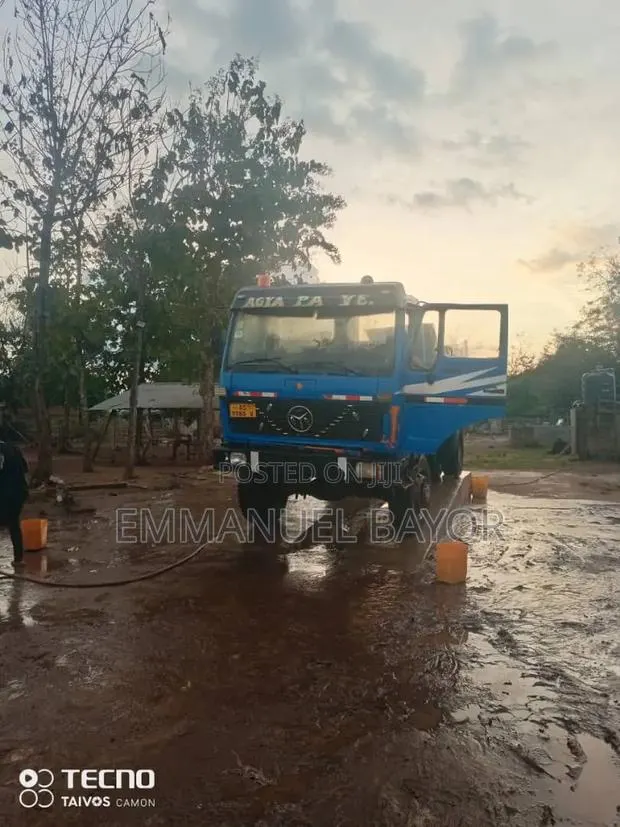 Mercedes Benz Truck 4×4 · Photo 1