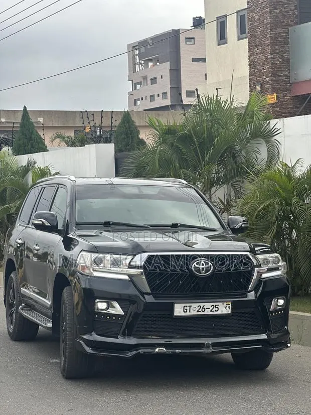 Toyota Land Cruiser 4.6 V8 GX-R 2013 Black · Photo 1
