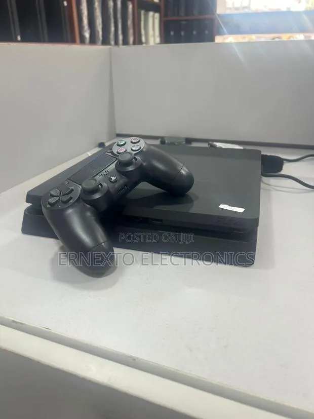 Ps4 Slim With 10 Games Available on a Cool Price Purchase Now · Photo 1