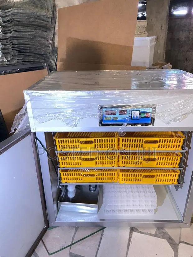 528 Eggs Capacity Incubator Imported · Photo 1