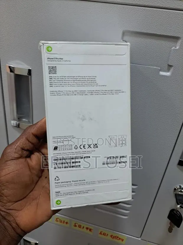 New Apple iPhone 17 Pro Max 256 GB Blue · Photo 1