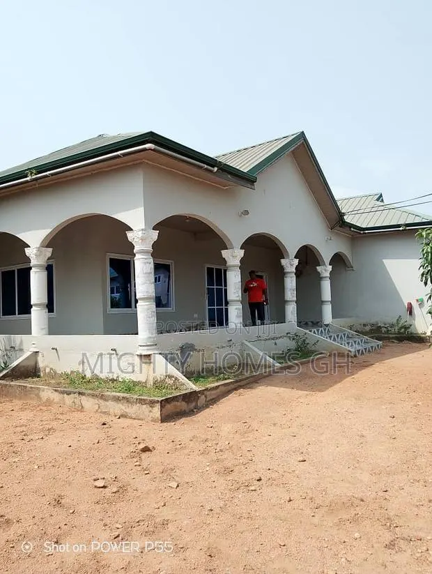 6bdrm House in Mighty Homes, Kasoa for rent · Photo 1