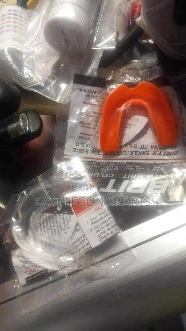 X 1 Mouth Guard Protection Shield Gum Teeth Bite Rubber 2 Piece · Photo 1