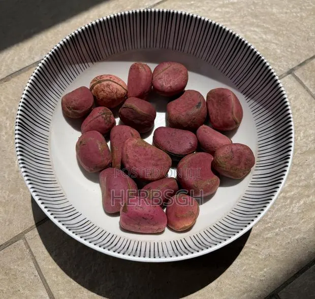 Fresh Cola Nut · Photo 1