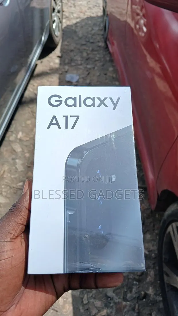 New Samsung Galaxy A17 5G 256 GB Silver · Photo 1
