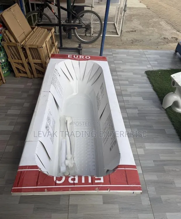 Straight Bathtub - Egypt Made Bathtub · Photo 1
