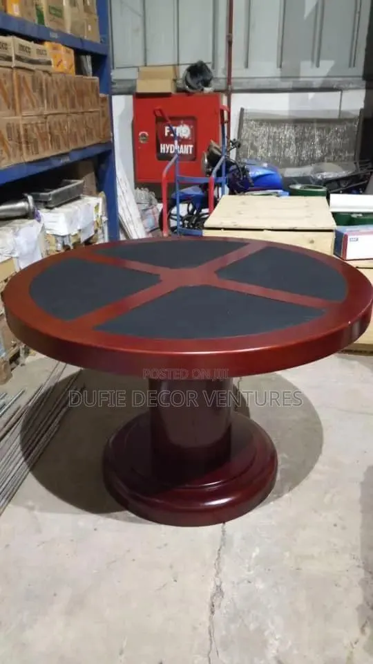 Rounds Table Available for Sale · Photo 1