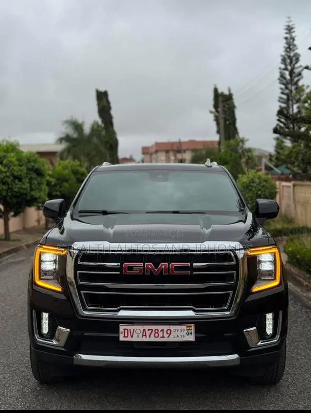 GMC Yukon Denali 4WD 2023 Black · Photo 1