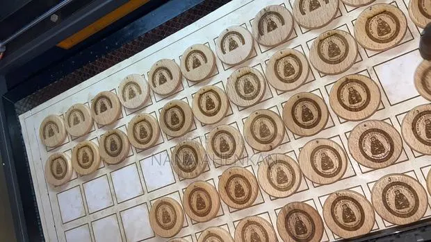 Engraving 1 · Photo 2